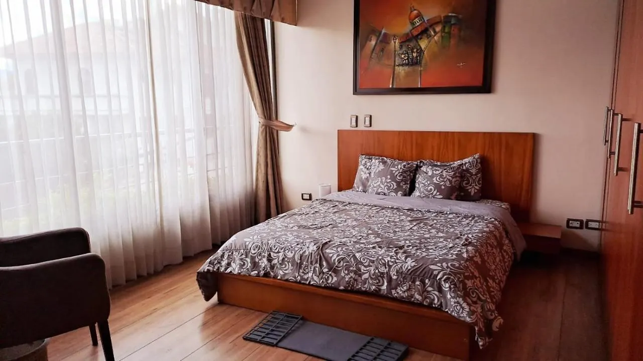 Comoda Suite Centrica Cuenca 0*,  Ecuador